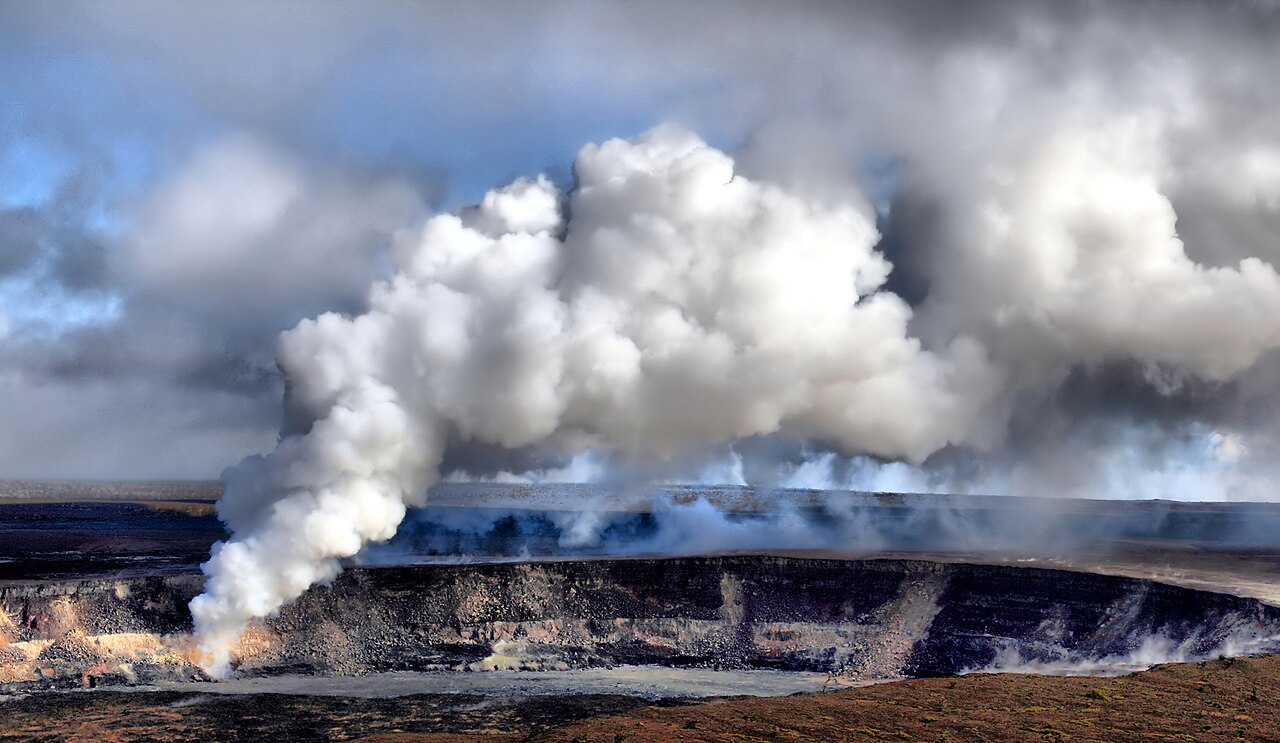 Kīlauea Halemaʻumaʻu subject photograph representing the camera location or featured view in Hawaiʻi Volcanoes, Hawaiʻi.